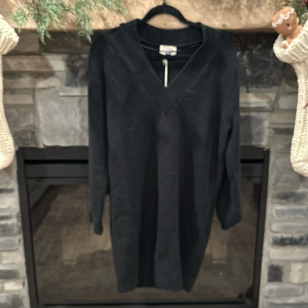 Sweater vneck dress. NWT.